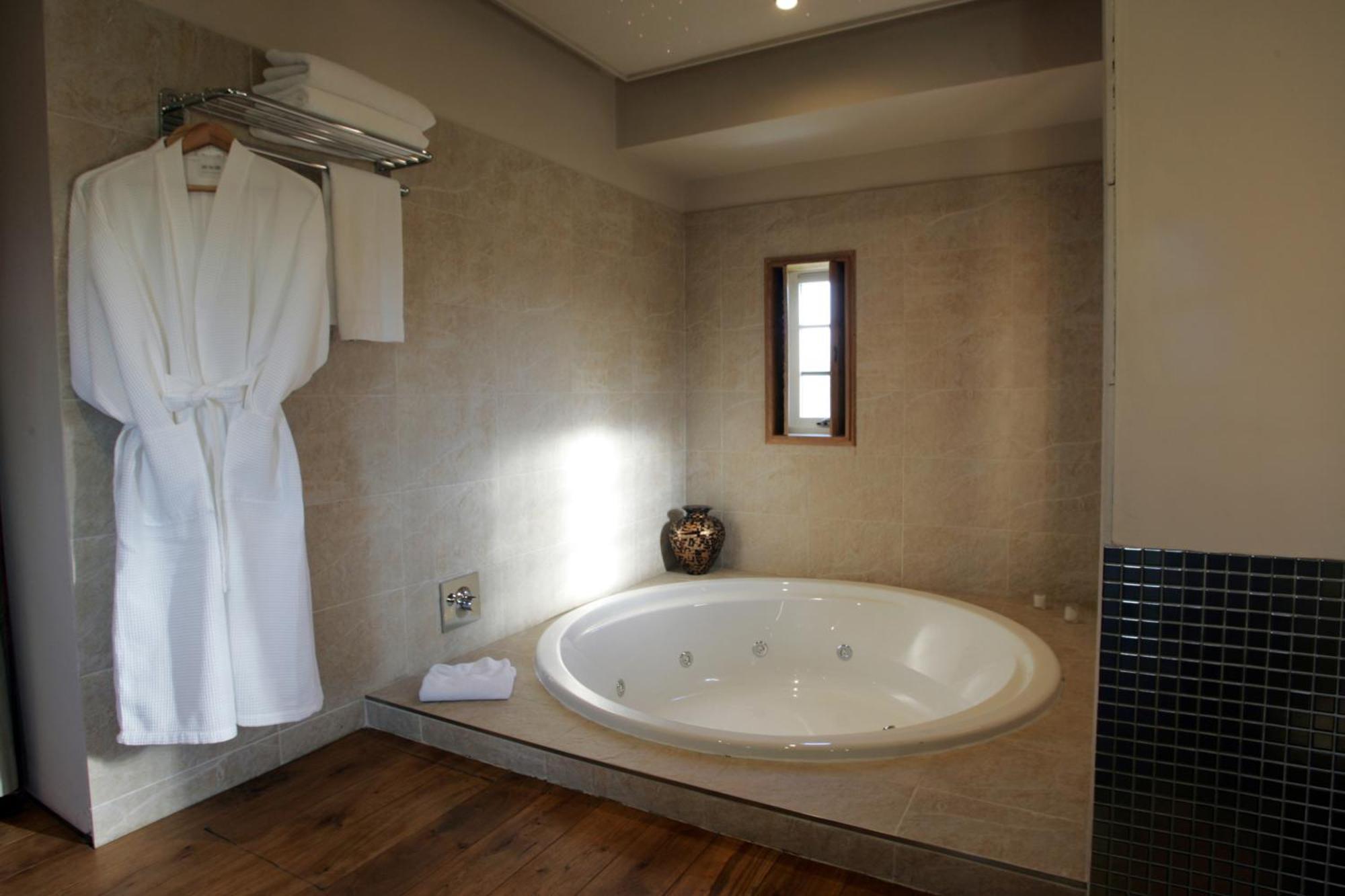 Glenskirlie Castle Hotel Banknock Bagian luar foto