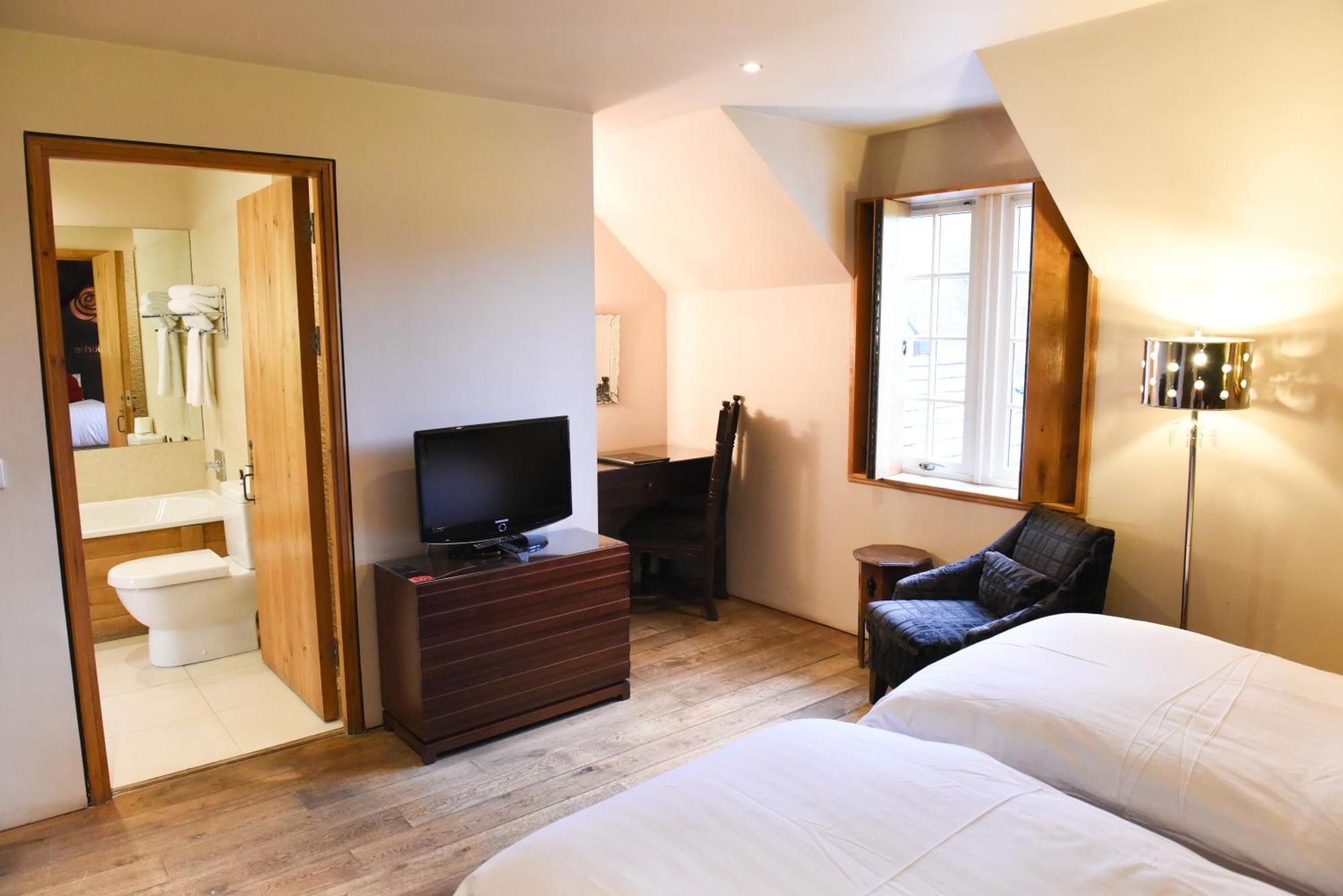 Glenskirlie Castle Hotel Banknock Bagian luar foto