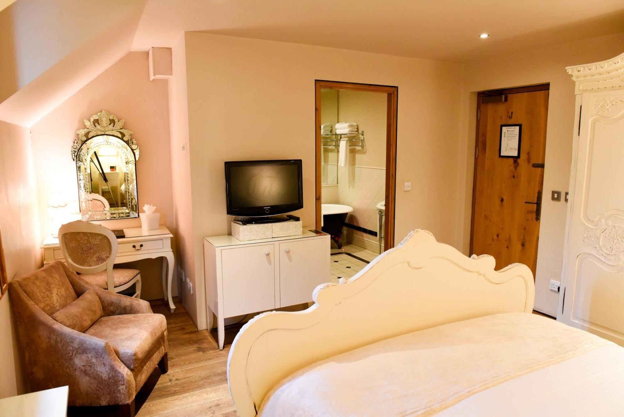 Glenskirlie Castle Hotel Banknock Bagian luar foto