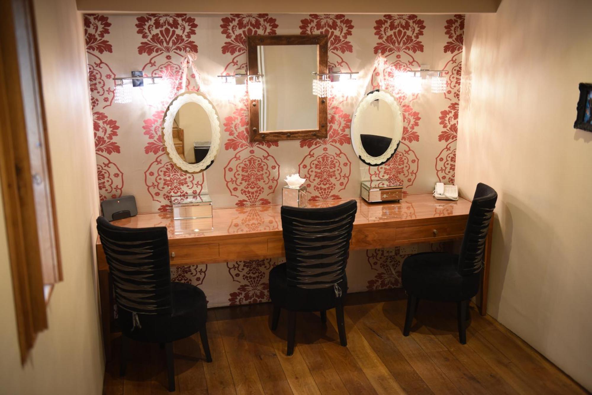 Glenskirlie Castle Hotel Banknock Bagian luar foto