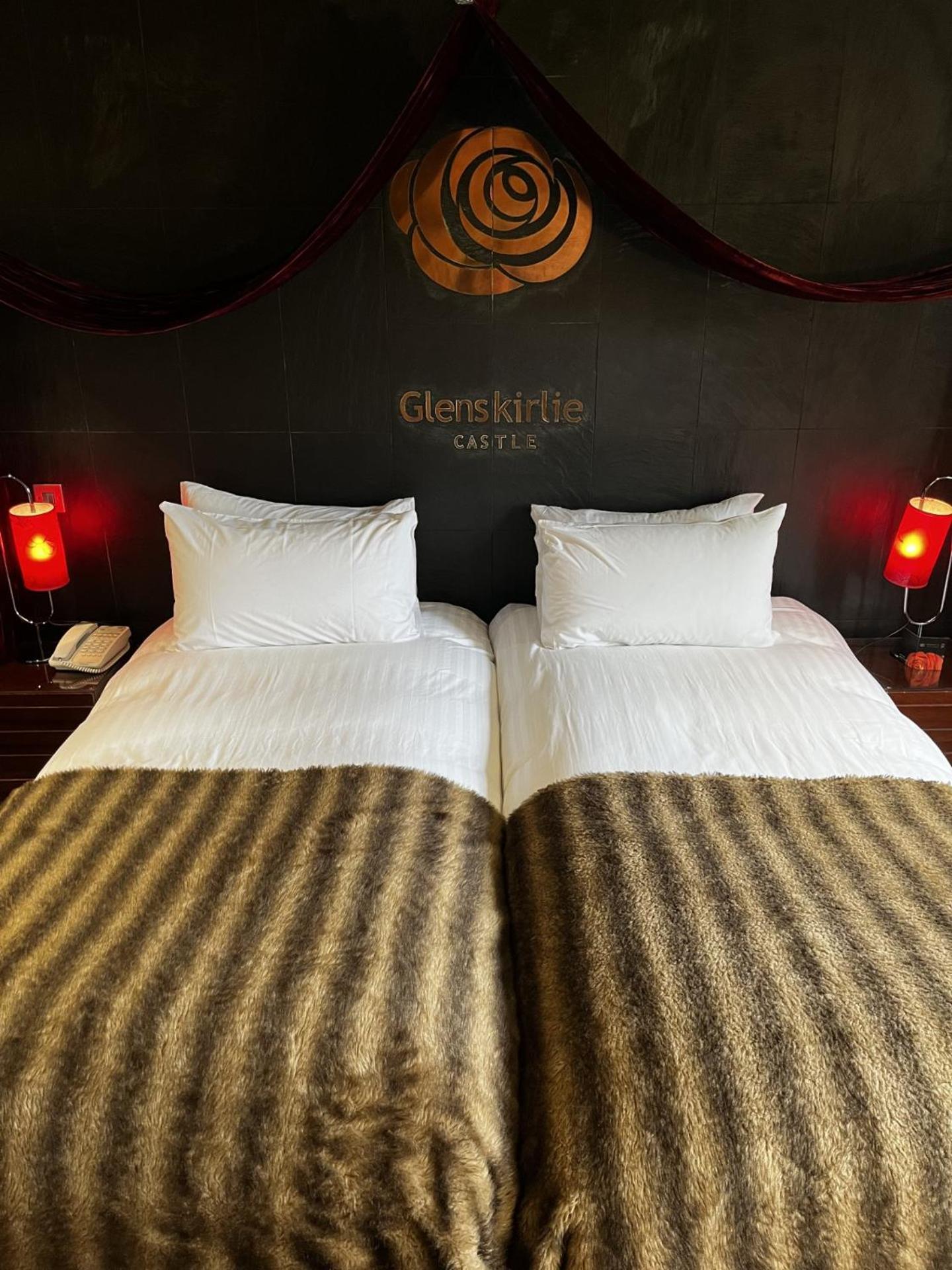 Glenskirlie Castle Hotel Banknock Bagian luar foto