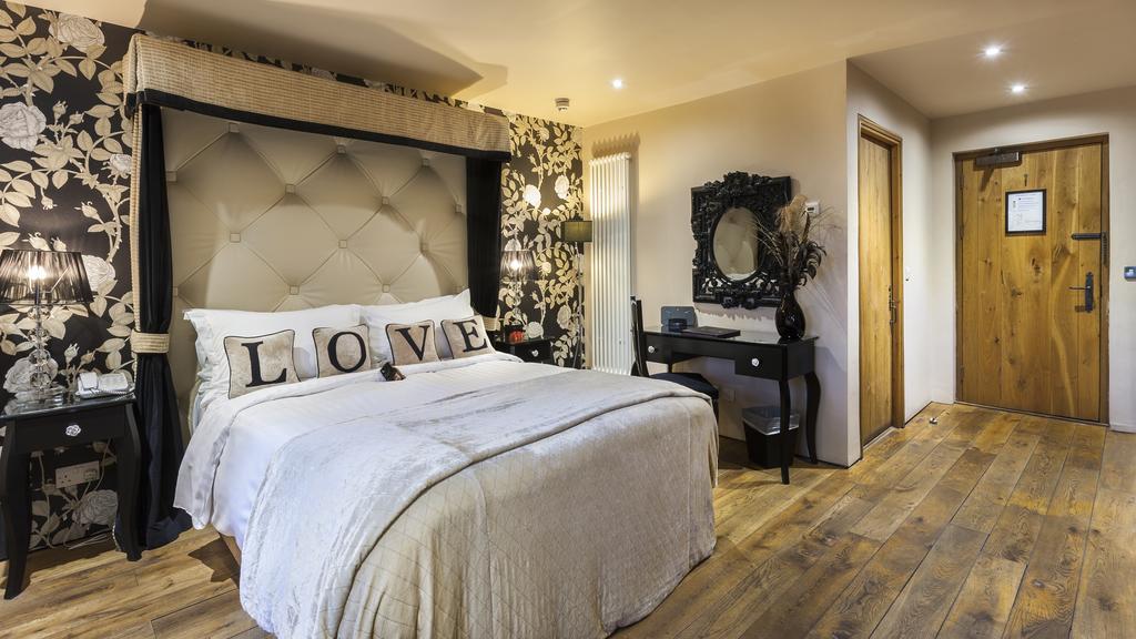 Glenskirlie Castle Hotel Banknock Bagian luar foto
