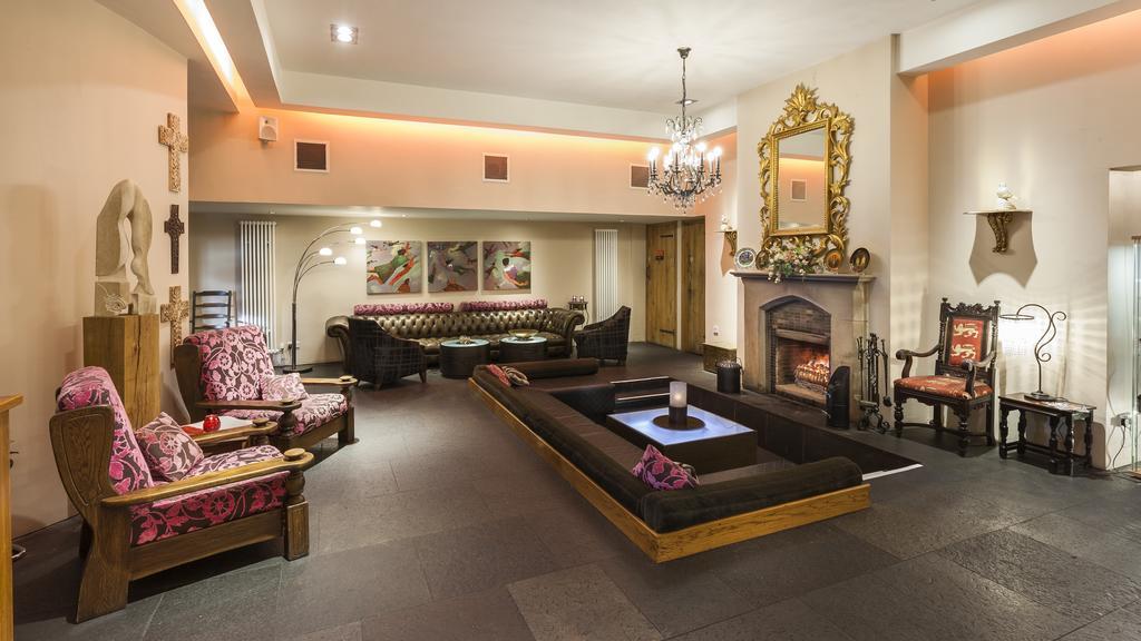 Glenskirlie Castle Hotel Banknock Bagian luar foto